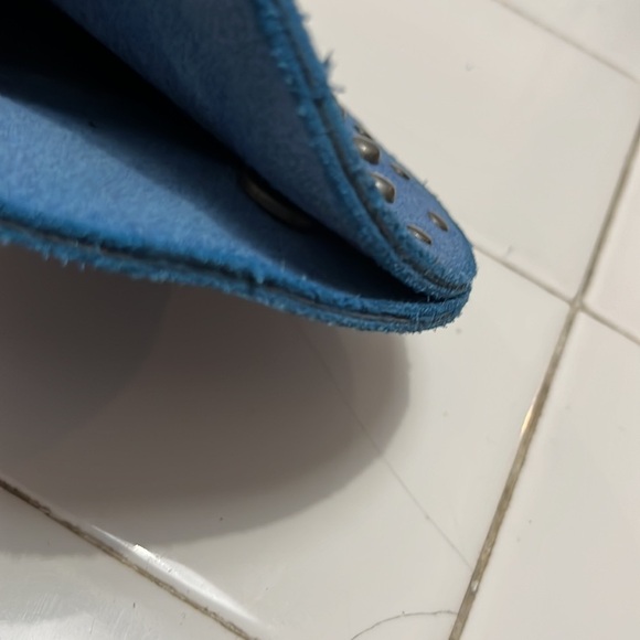 Free People Studded Clip On Wallet Blue Suede New - Picture 16 of 16